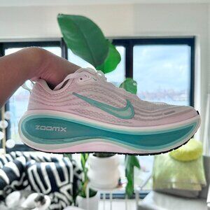 (under 35 miles) Nike Vomero Plus - Women's 7.5 - white/mint/turquoise